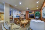 Indoor Sitting Area in Lobby - Silver Mill - Keystone CO
